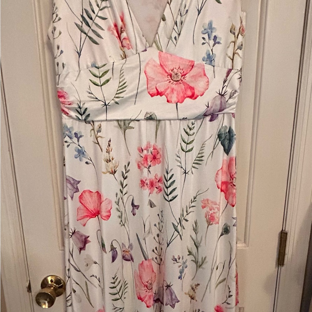 Floral Maxi Dress in White and Pink
